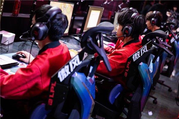 业赛指定用椅 傲风G7凭啥这么火开元棋牌明星直播同款 英雄联盟职(图4)