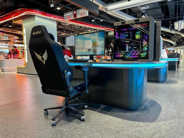 :傲风电竞椅门店的场景化创新开元棋牌网站打造沉浸式体验(图3) :傲风电竞椅门店的场景化创新开元棋牌网站打造沉浸式体验(图3)